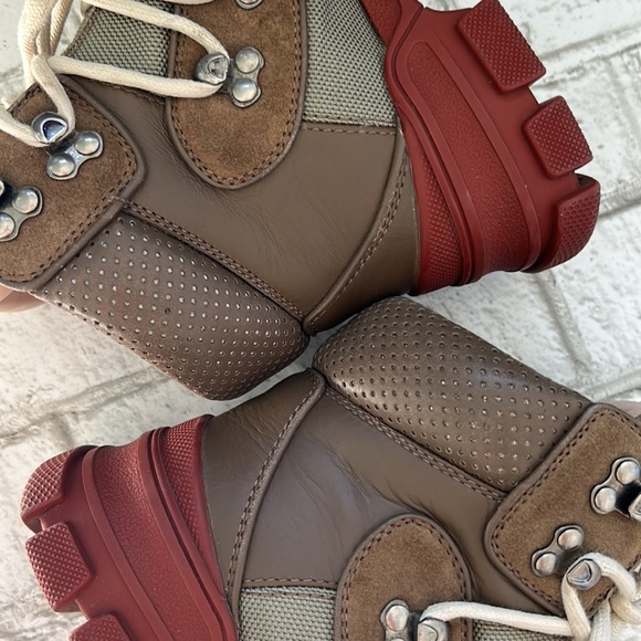 Gucci FlashTrek Boots - Picture 13 of 16